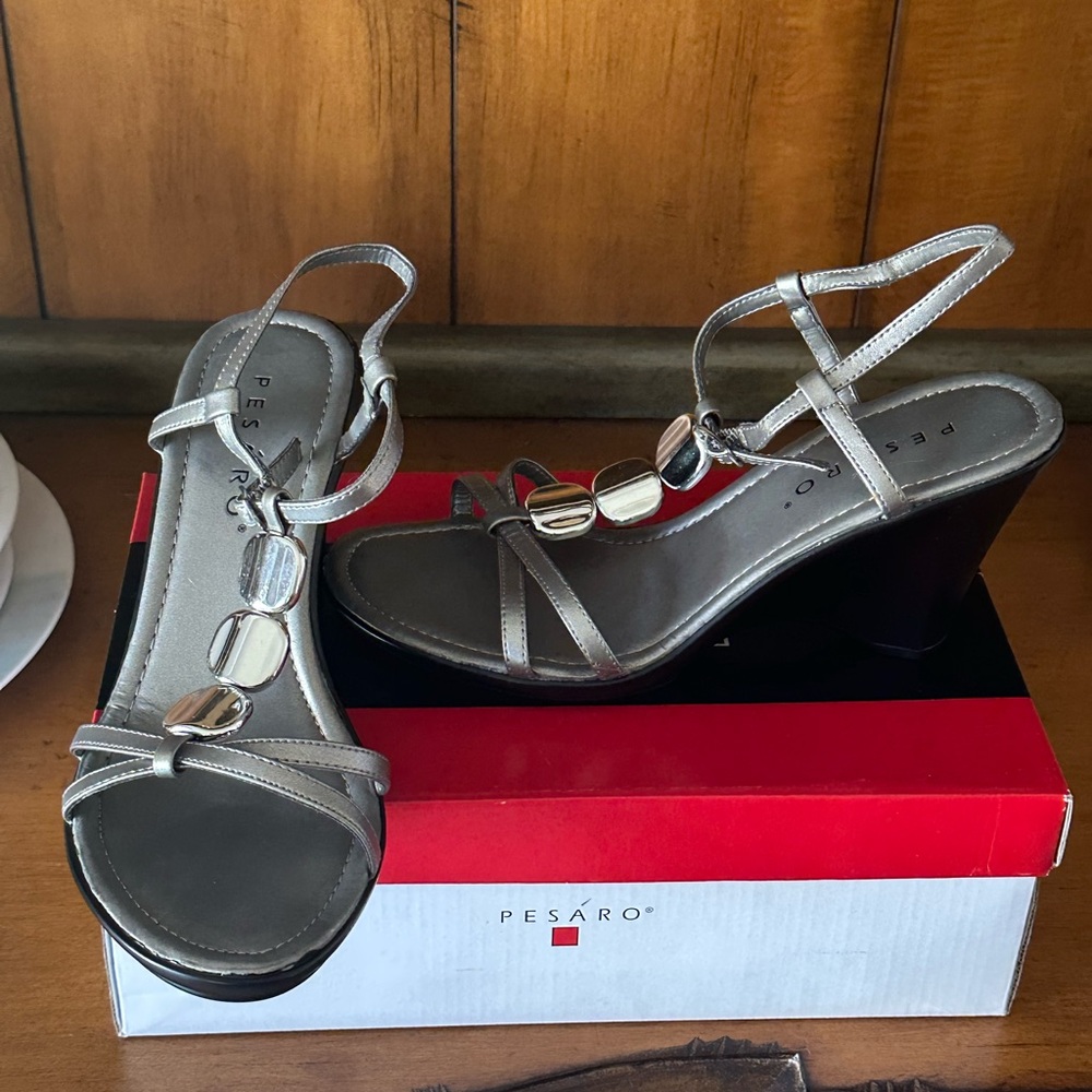 Pesaro Silver Strappy Heels 7.5 new in box